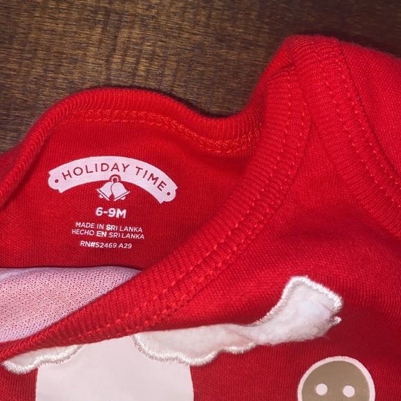 Holiday time red Santa suit one piece size 6-9 months new with tags - Picture 4 of 7